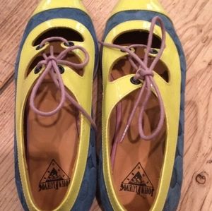 NWOB Fluevog Basement Jacquie Flats